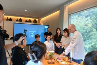 [글로컬대학(지산학)] 국립경국대학교 프랑스 셰프와 함께 경북 북부 K-푸드 유럽시장 진출 본격화 ‘찾아오는 수출 ONE-STOP’ 통해 지역 식품기업 해외 판로 개척 및 학생 글로벌 실무교육 연계